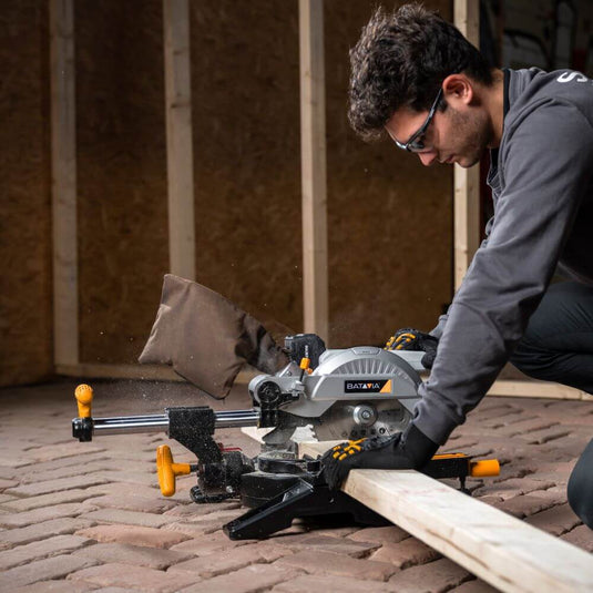 Cordless Sliding Mitre Saw 18V 216mm