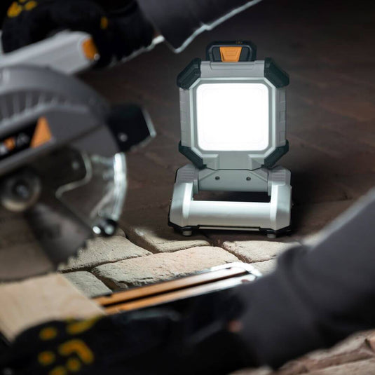 Cordless LED Work Light 18V