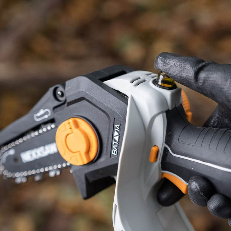 Load image into Gallery viewer, Nexxsaw® Cordless Compact Chainsaw 18V 6&#39;&#39;
