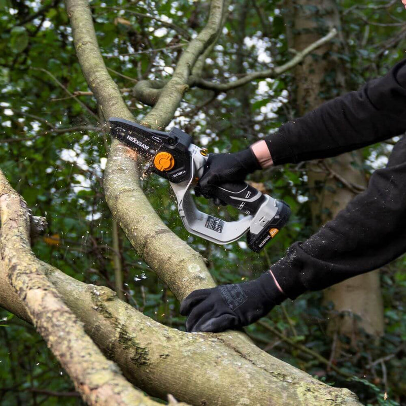 Laad de afbeelding in de Galerijviewer, 18V Nexxsaw éénhands-kettingzaag 6&#39;&#39;
