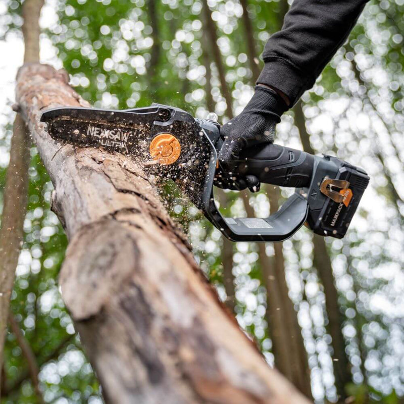 Load image into Gallery viewer, Nexxsaw® Cordless Compact Chainsaw Brushless 18V 7&#39;&#39;
