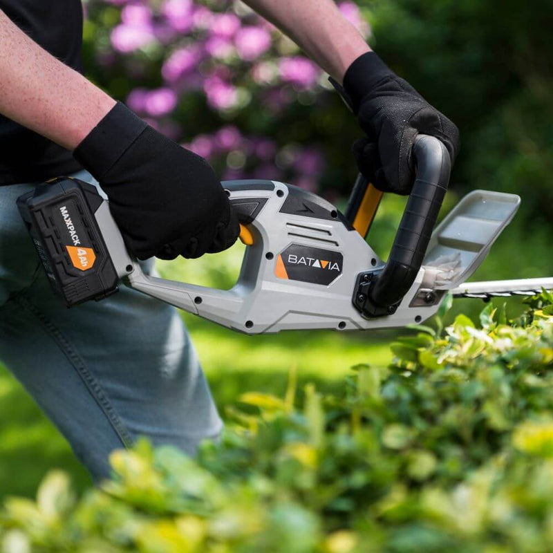 Load image into Gallery viewer, Cordless Hedge Trimmer 18V 560mm
