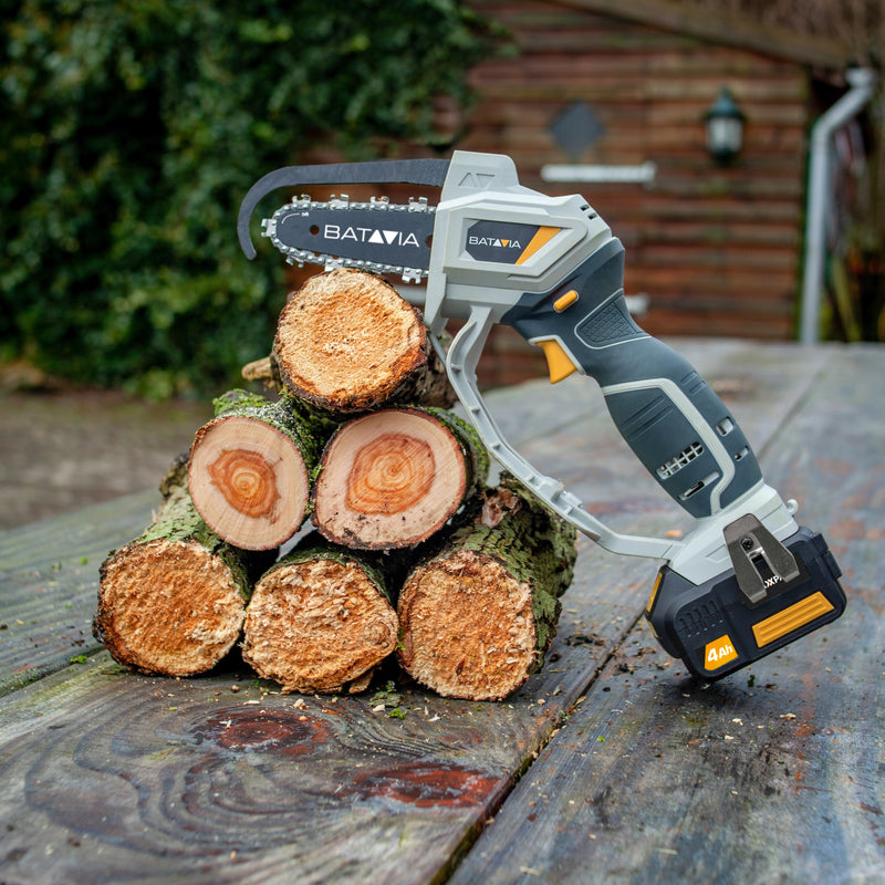 Load image into Gallery viewer, 18V Nexxsaw V2.1 Cordless One-Hand Chainsaw
